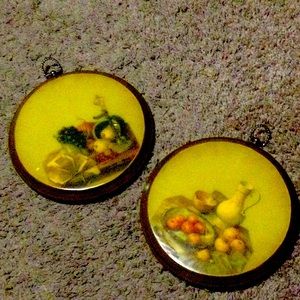 “Hurt” 1973 Vintage Round Picture Hanging Kitchen Decoration Old fashioned Art